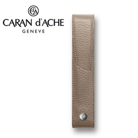 CARAN d'ACHE 瑞士卡達 LEMAN 利曼系列 小牛皮筆套. 駝(1)
